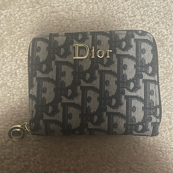 Dior Elegant Black and Gold Card Holder - Picture 1 of 6